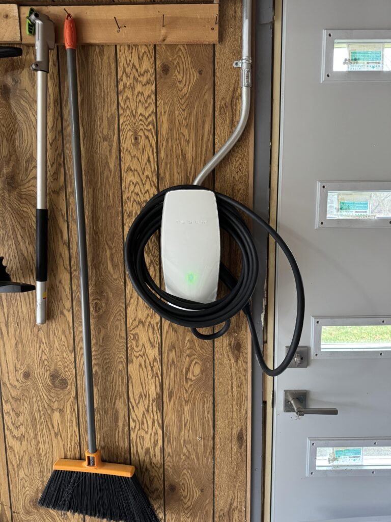 Tesla_Charger__2-min